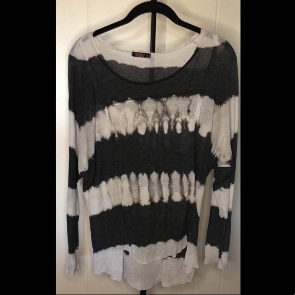 Grey and white light weight long sleeve - t party